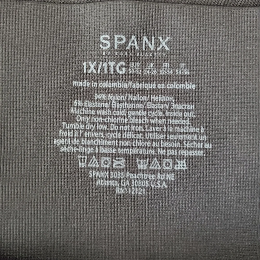 NWT Spanx High Waist Cropped Seamless Look At Me Now Leggings Black Plus Sz 1X - Picture 13 of 14